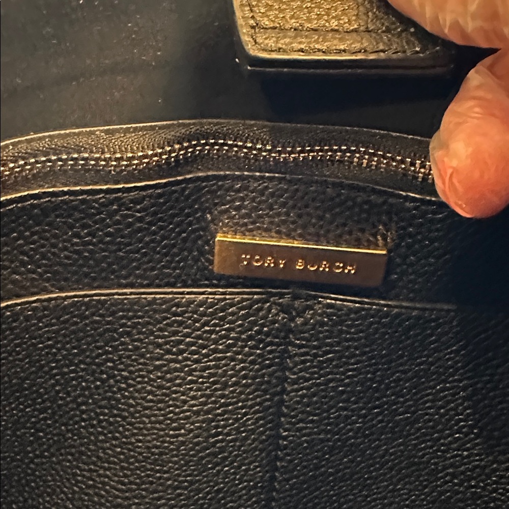 SOLD!!! EUC Tory Burch Black Pebble Leather Tote with Gold Emblem - Picture 5 of 8